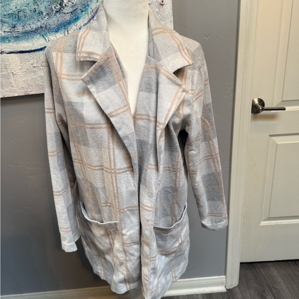 Elegant Plaid Women's Blazer - Gray and Cream